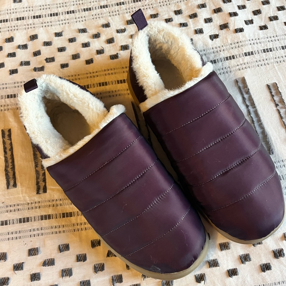 Vionic Tranquil quilted slippers, size 7